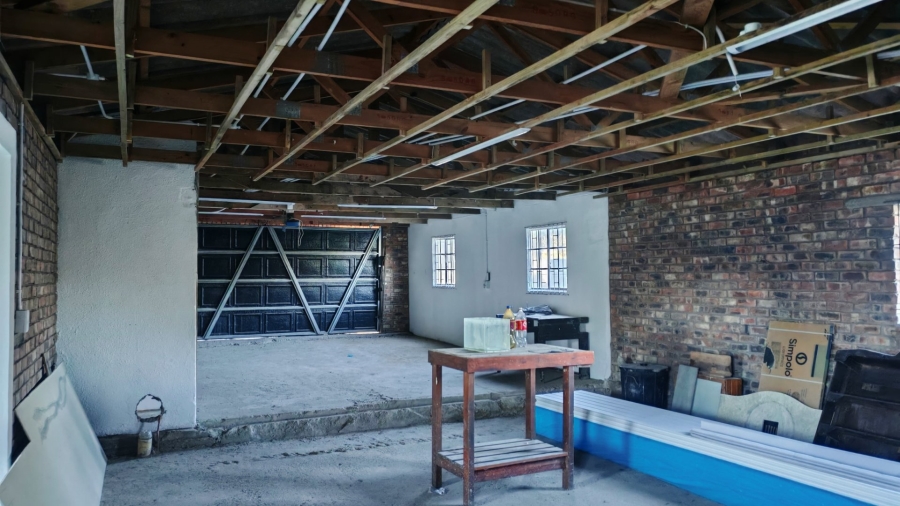 5 Bedroom Property for Sale in Fraaiuitsig Western Cape
